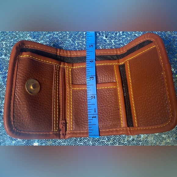 DOONEY & BOURKE All Weather Leather Tri Fold Wallet, EUC - Picture 10 of 10